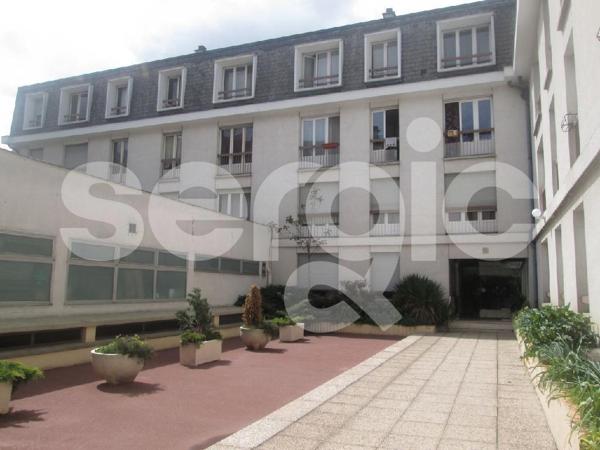 Location 3 Pieces 63 60500 Chantilly 42 0016 02 0034