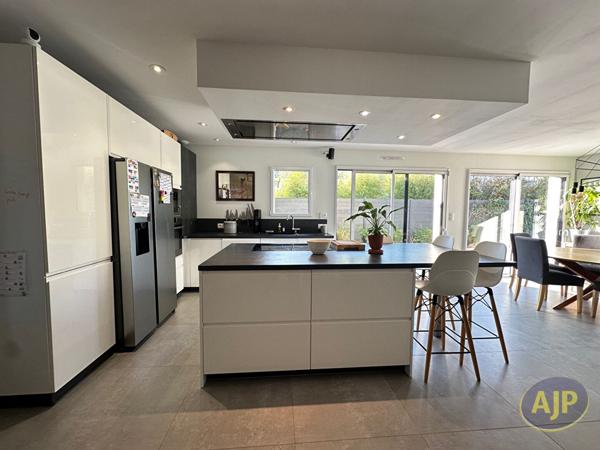 Vente maison Sautron : 527 500 € - AJP Immobilier Sautron