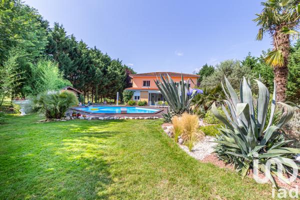 Maison à vendre 6 pièces 220 m² Saint-Étienne-de-Tulmont