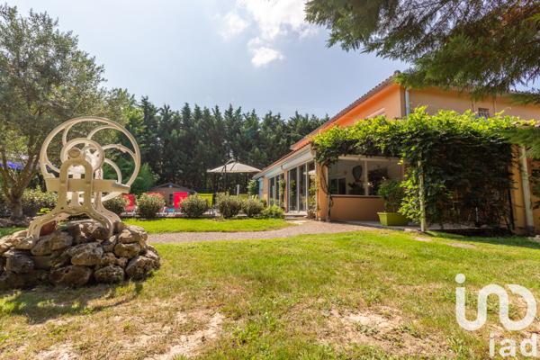 Maison à vendre 6 pièces 220 m² Saint-Étienne-de-Tulmont