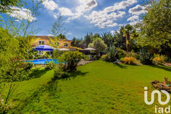 Maison à vendre 6 pièces 220 m² Saint-Étienne-de-Tulmont