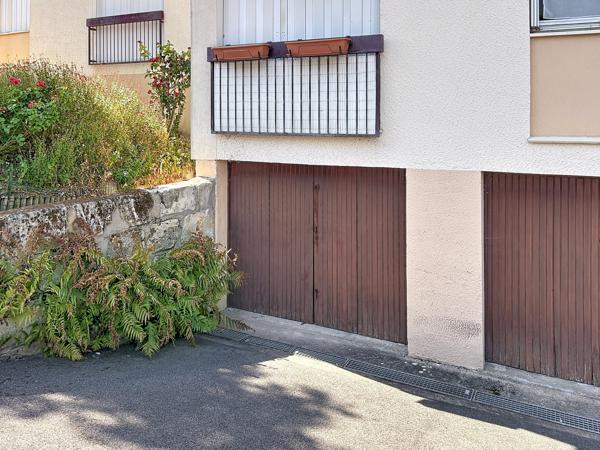 Box garage en rez-de-jardin à Mon