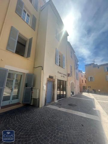 Appartement à louer 2 pièces 48.03m² Fréjus (83600)