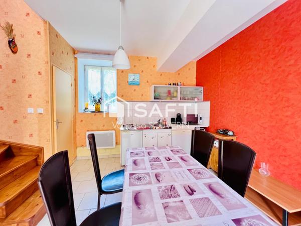 Deux maisons avec grange sur 1780 m2 de terrain