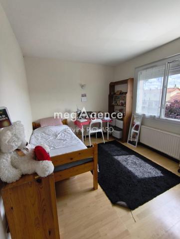 Maison à CHOLET, 49300 - 7 pièces 111m²