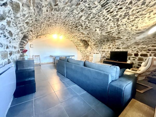 Coudes (63114) charmante maison de village rénovée avec extérieurs – Coudes