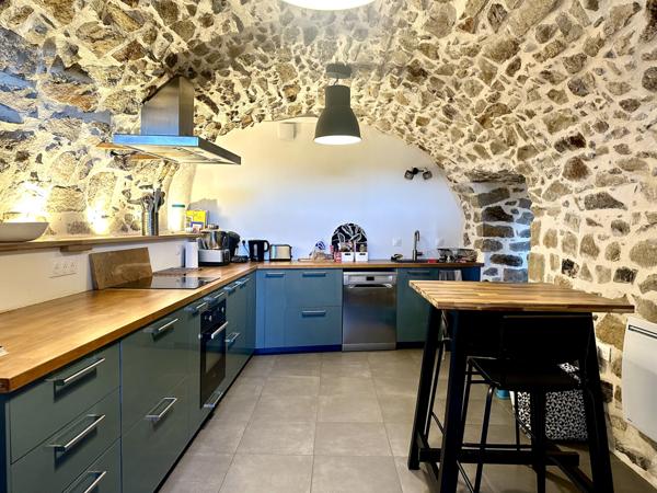 Coudes (63114) charmante maison de village rénovée avec extérieurs – Coudes