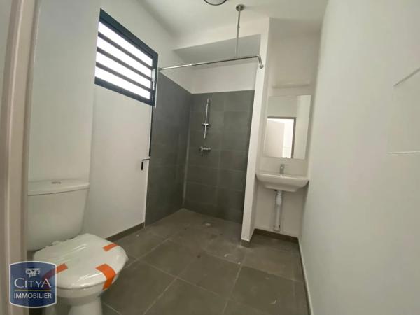 Appartement à louer 2 pièces 41.11m² Le Tampon (97430)