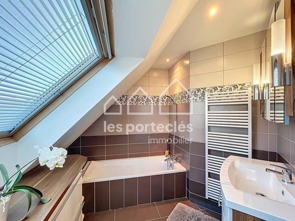 MAISON A SAISIR SUR OFFRE 4 pièces avec garage piscine et pool house