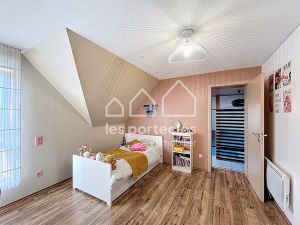 MAISON A SAISIR SUR OFFRE 4 pièces avec garage piscine et pool house