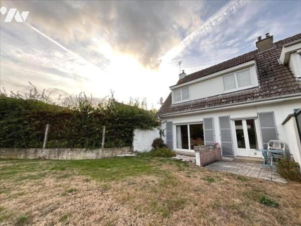 MAISON SEMI-MITOYENNE DE LOTISSEMENT