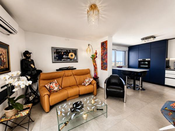 Canet Plage – 7ème et Dernier étage d'exception, dans résidence de standing, T2 avec cabine de couchage vue mer, terrasse de 21 m², piscine chauffée et garage