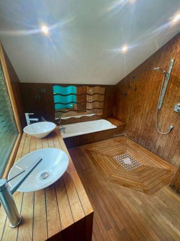 Maison à BRECEY, 50370 - 8 pièces 230m²