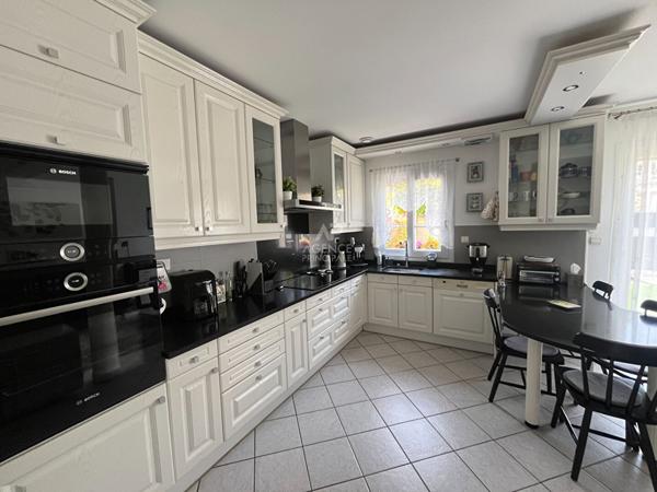 Maison Pontoise 7 pièce(s) 206.65 m² €779 000 ** - Référence 11015