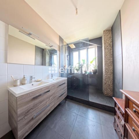 Appartement
         3 pièces
        - 66 m² 379 000 € *