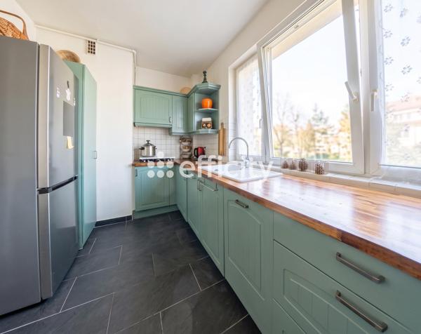 Appartement
         3 pièces
        - 66 m² 379 000 € *