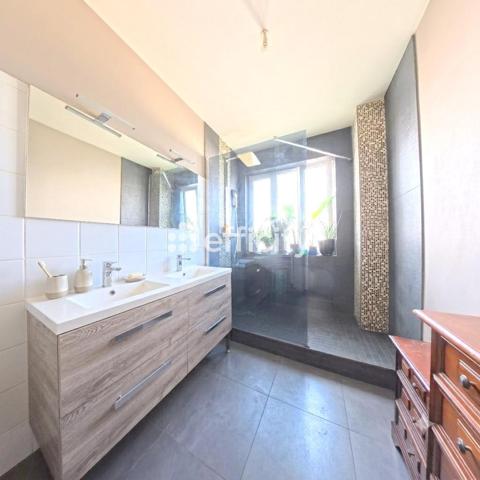 Appartement
         3 pièces
        - 66 m² 379 000 € *