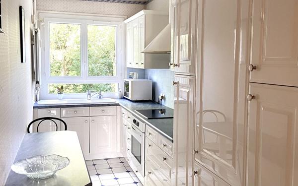 Appartement à vendre    4 pièces • 79,02 m2 Versailles