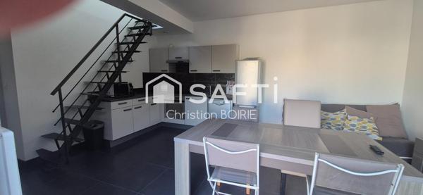 ST SULPICE DE ROYAN 17200. Agréable maison à étage mitoyenne de 70 m² avec solarium, jardin clos