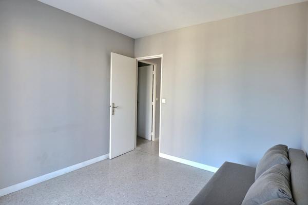 Marseille (13005) T3 meublé traversant avec vue panoramique