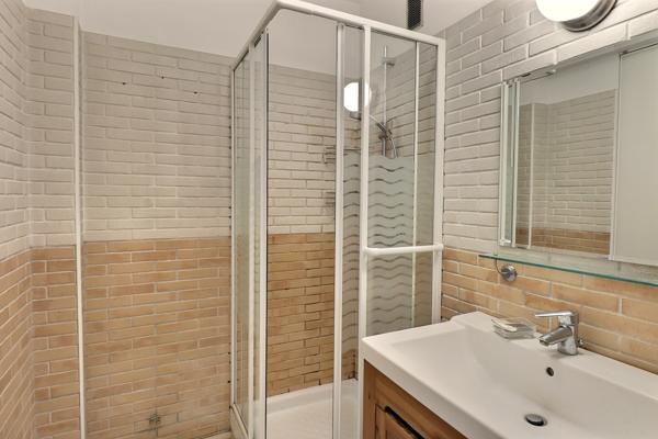 Marseille (13005) T3 meublé traversant avec vue panoramique