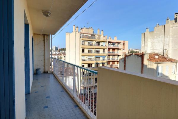 Marseille (13005) T3 meublé traversant avec vue panoramique