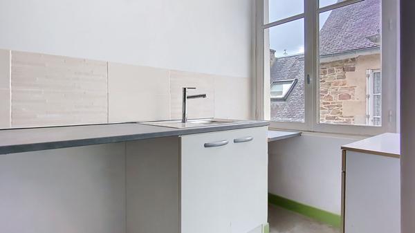 Pontrieux, Immeuble pour investissement locatif, 4 appartements et local artisanal