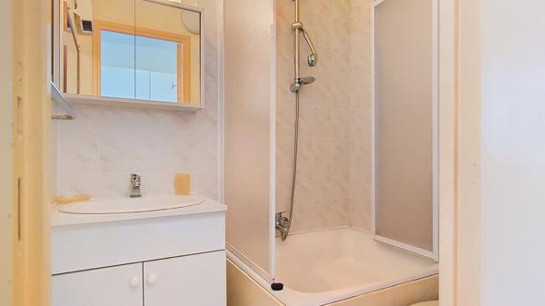 Pontrieux, Immeuble pour investissement locatif, 4 appartements et local artisanal