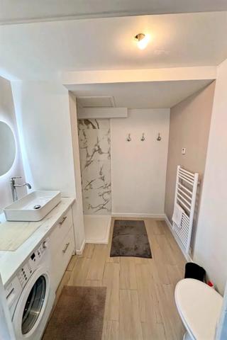 SAINT NAZAIRE-BEL APPARTEMENT DE 34M2-PROCHE COMMERCES-PLACE DE PARKING