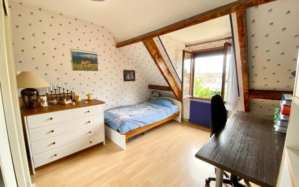 Maison à vendre    6 pièces • 125 m2 Mandres-les-Roses