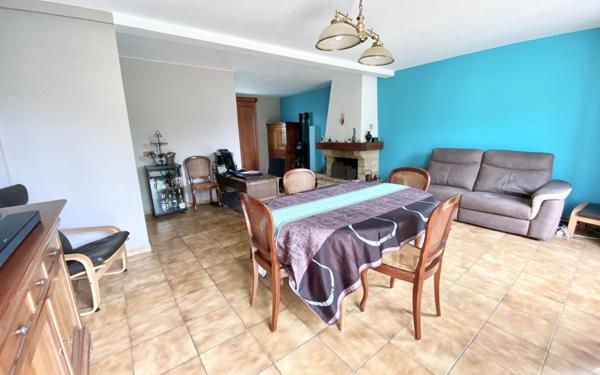 Maison à vendre    6 pièces • 125 m2 Mandres-les-Roses