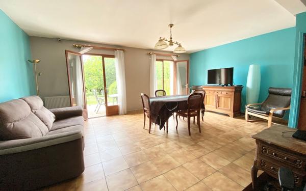 Maison à vendre    6 pièces • 125 m2 Mandres-les-Roses