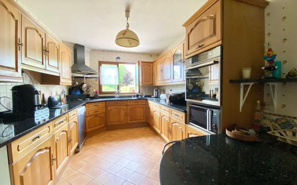 Maison à vendre    6 pièces • 125 m2 Mandres-les-Roses