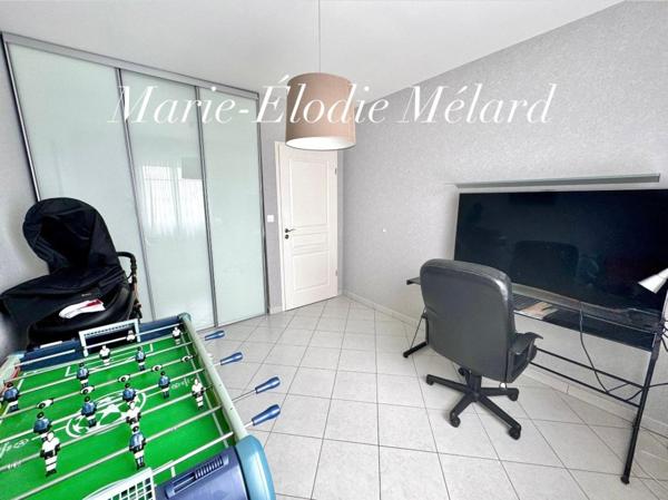 Maison individuelle  familiale 4 chambres + un bureau sur 10,79 ares COSNES-ET-ROMAIN