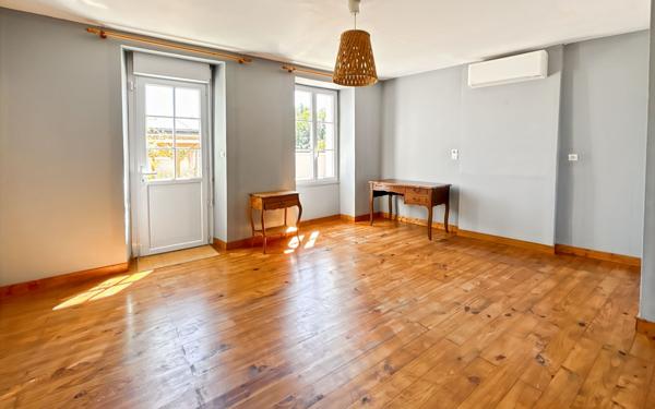 Maison à vendre    5 pièces •  Puiseaux