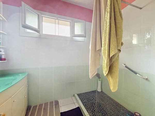 Location                                                      Maison de village
                        
                     4 pièces                      88 m2                     à Le Bugue