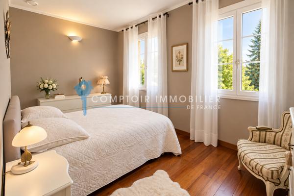 Maison 7 pièce(s) 6 chambre(s) 240 m²
