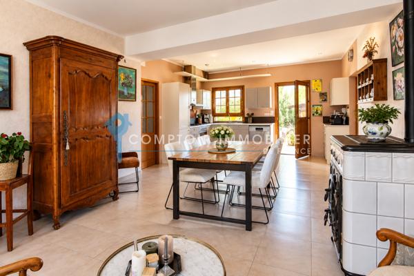 Maison 7 pièce(s) 6 chambre(s) 240 m²