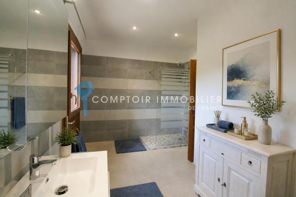 Maison 7 pièce(s) 6 chambre(s) 240 m²