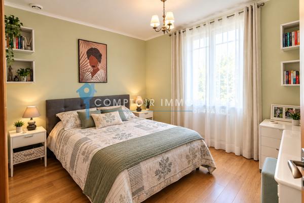 Maison 7 pièce(s) 6 chambre(s) 240 m²