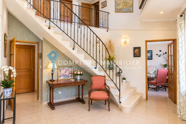 Maison 7 pièce(s) 6 chambre(s) 240 m²