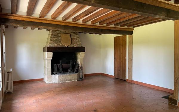 Maison à vendre    5 pièces •  Beaufour-Druval