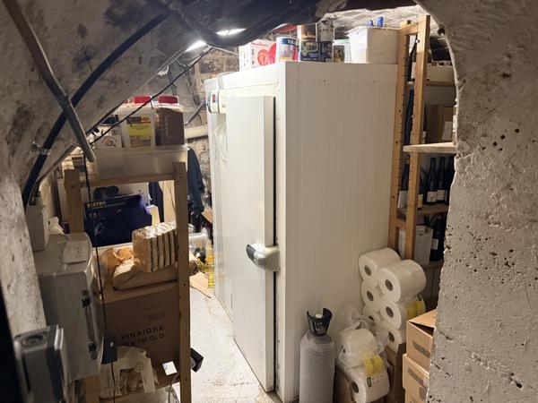 Fonds De Commerce
        
        - 70 m² Exclusivité 195 000 € *