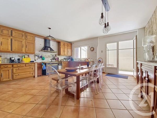 Maison à vendre  7 pièces - 212,20 m 2   CHENNEVIERES SUR MARNE  - 94