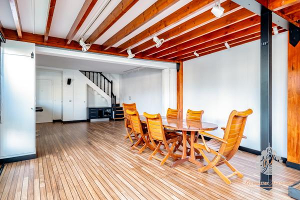 Duplex d’exception - Au pied de la Cathédrale Notre-Dame de Paris (4e) - 100 m² - 2 chambres - Box en sus