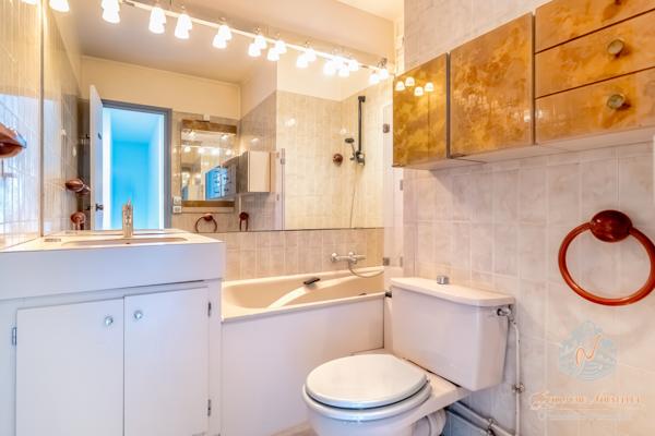 Duplex d’exception - Au pied de la Cathédrale Notre-Dame de Paris (4e) - 100 m² - 2 chambres - Box en sus