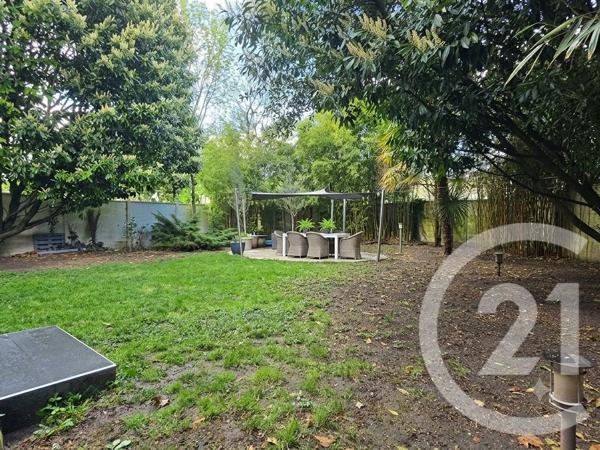 Maison à vendre  7 pièces - 210 m 2   ST MAUR DES FOSSES  - 94