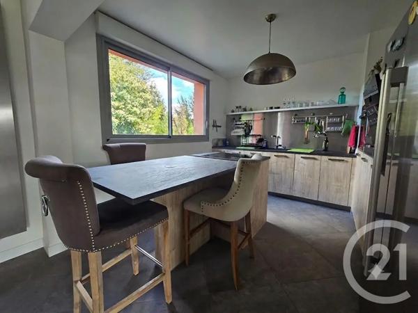 Maison à vendre  7 pièces - 210 m 2   ST MAUR DES FOSSES  - 94