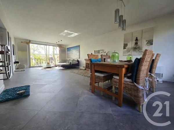 Maison à vendre  7 pièces - 210 m 2   ST MAUR DES FOSSES  - 94