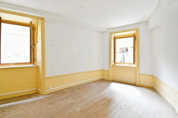 Immeuble à vendre THIERS (63)